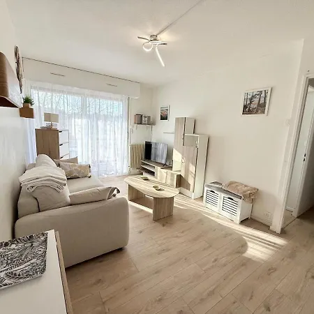 Charming Facing Train Station * Arcachon