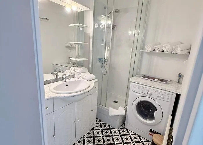 Charming Facing Train Station *